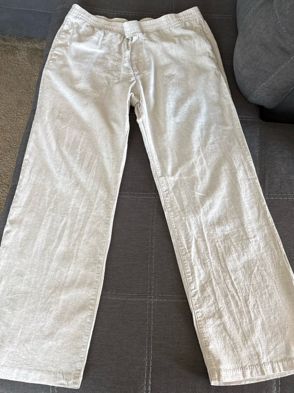 H&M man’s ivory linen blend elastic waist drawstring. L
